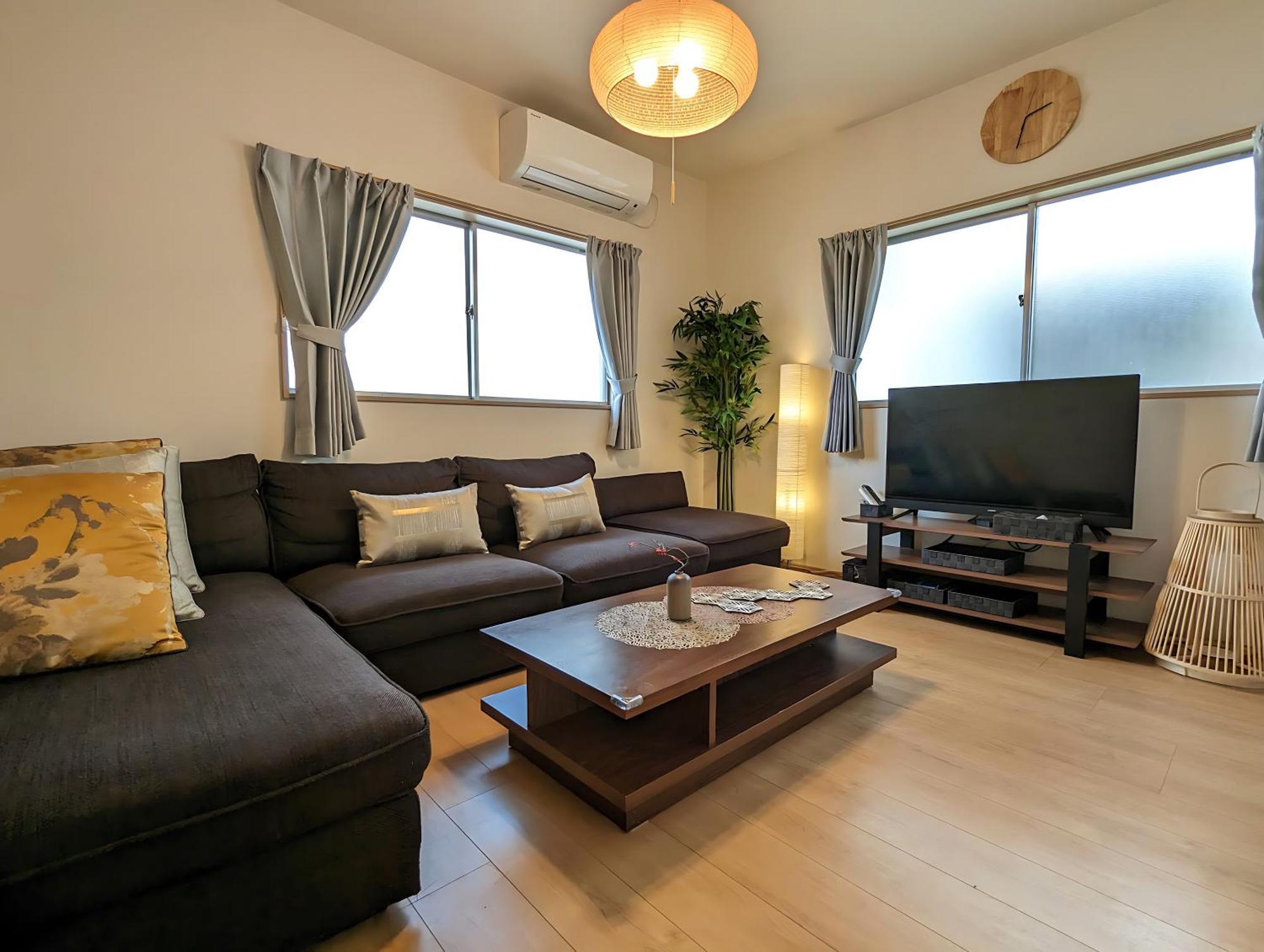 Tsukiyume - House With Parking, 10mins To Usj, Tennoji, Namba *